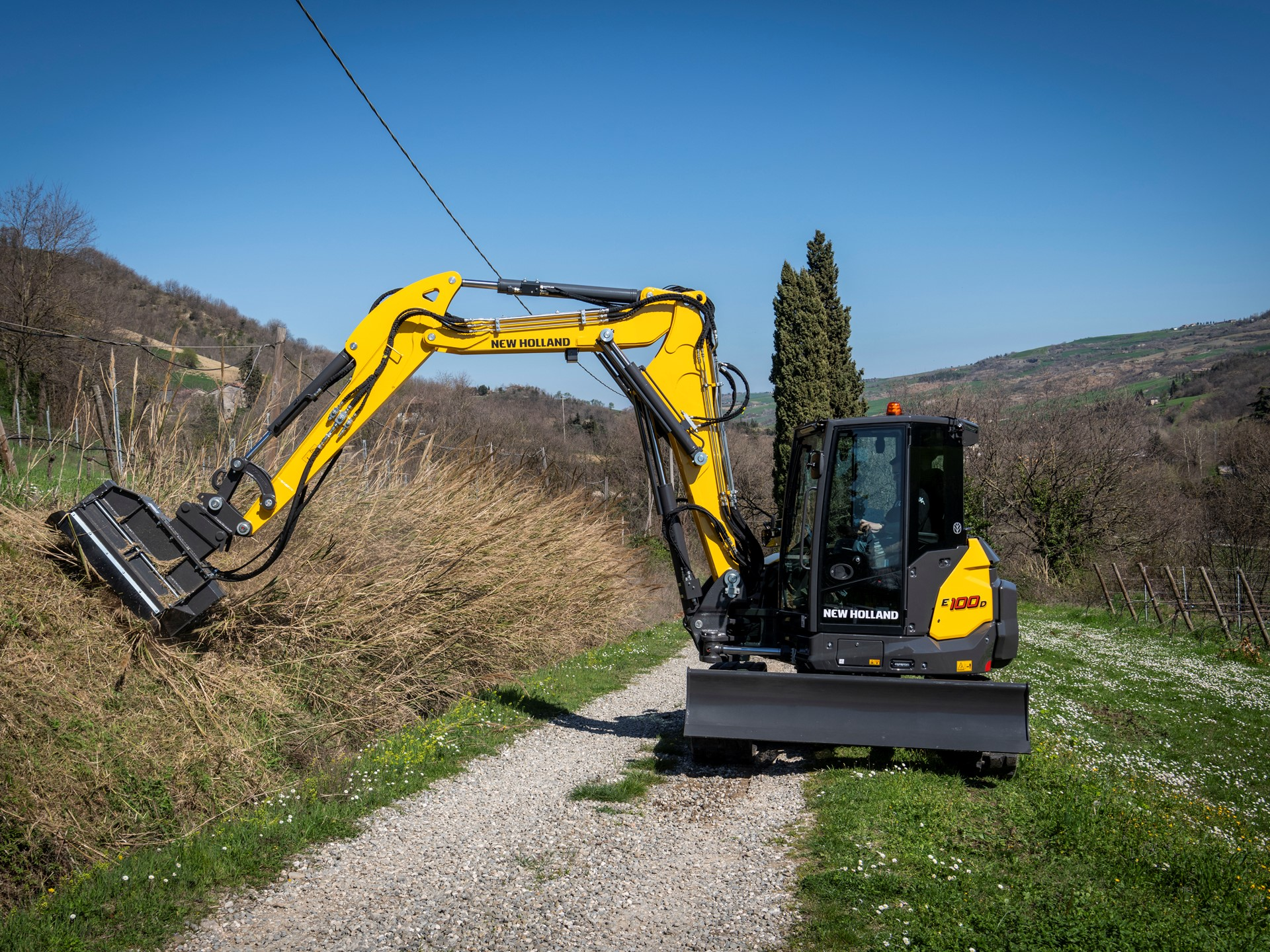 New Holland разширява портфолиото си от компактно строително оборудване с нови багери от среден клас на EIMA 2024