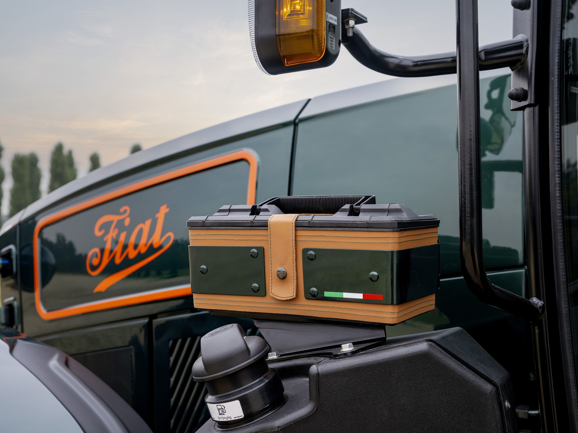 Впечатляващият концептуален трактор Il Trattore отдава почит на стила, който е в основата на италианското наследство на New Holland