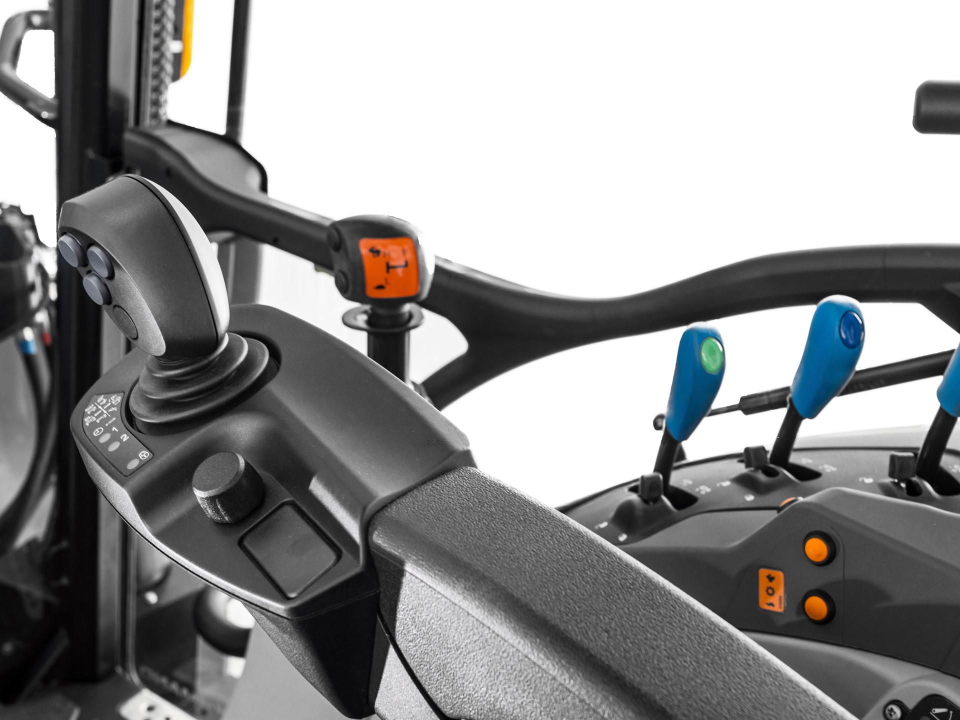New Holland T5 Electro Command с 8-степенна IntelliShift: интелигентният мултифункционален трактор с автоматична скоростна кутия