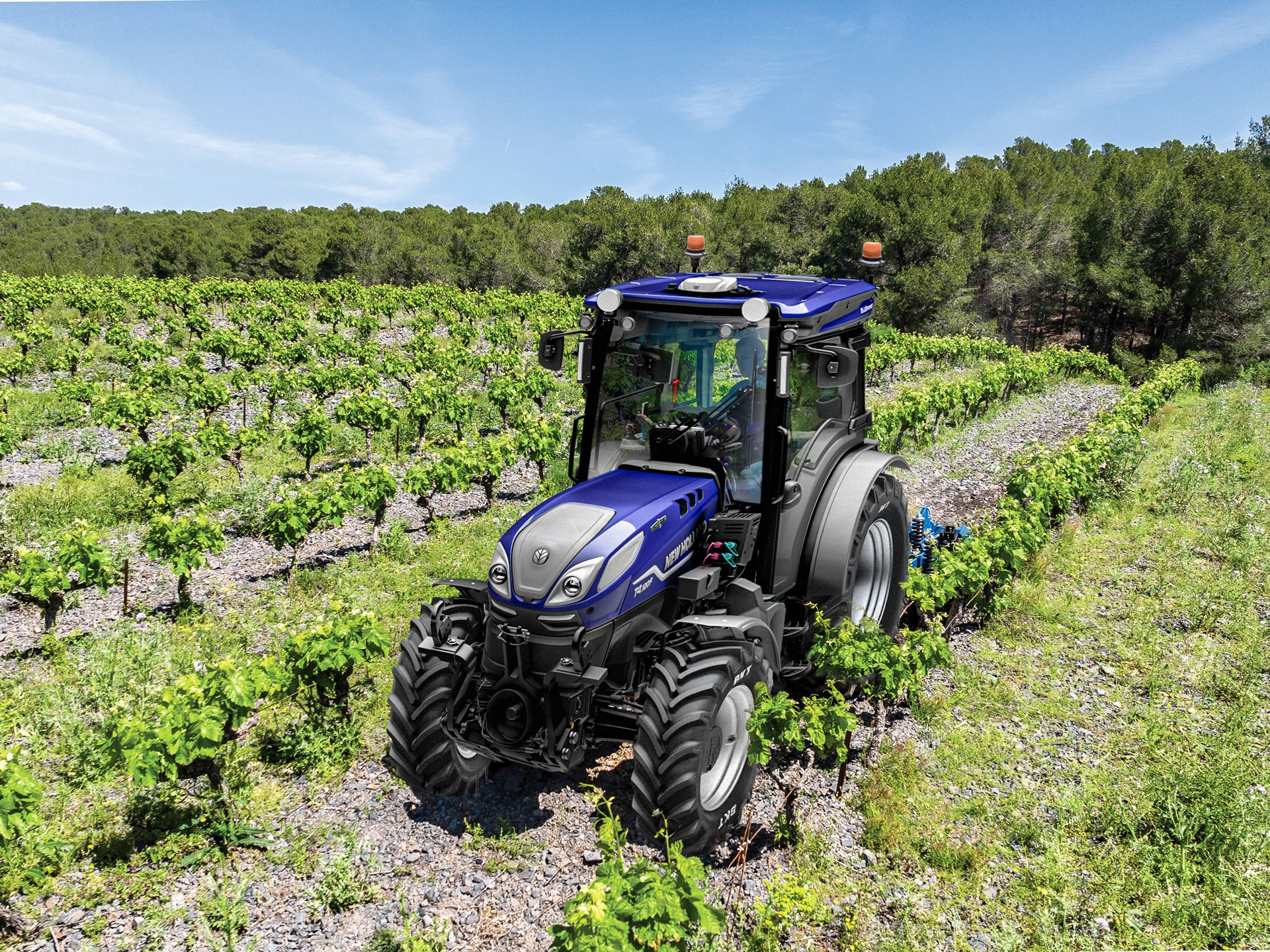 New Holland T4.120F Auto Command: Най-доброто в сегмента на премиум специализираните машини