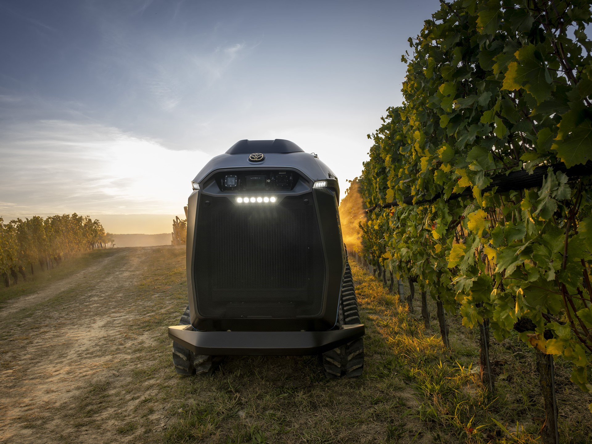 Автономната серия роботи R4 на New Holland - за лозарство и овощарство