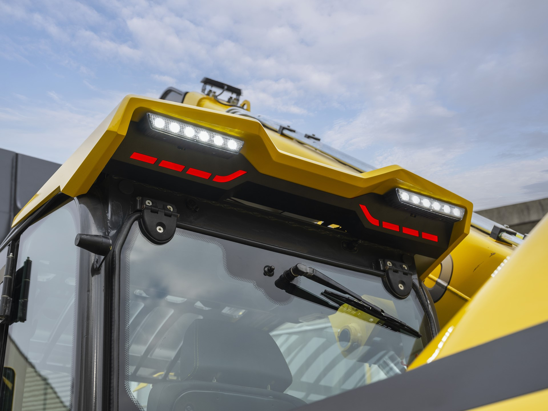 Хибриден прототип телескопичен товарач предлага практична и устойчива мощност за обработка на материали