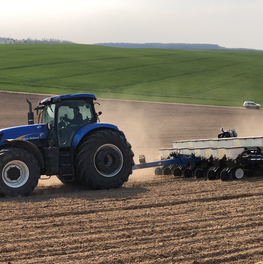 Сеялките KINZE, предлагани от Интерагри България, осигуряват прецизна сеитба, устойчиви практики и финансова ефективност при кандидатстване по програмите.