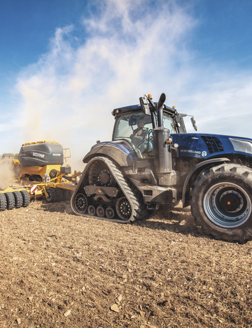 New Holland Genesis T8.435 SmartTracks: 269 100€ / 526 314 лв.
