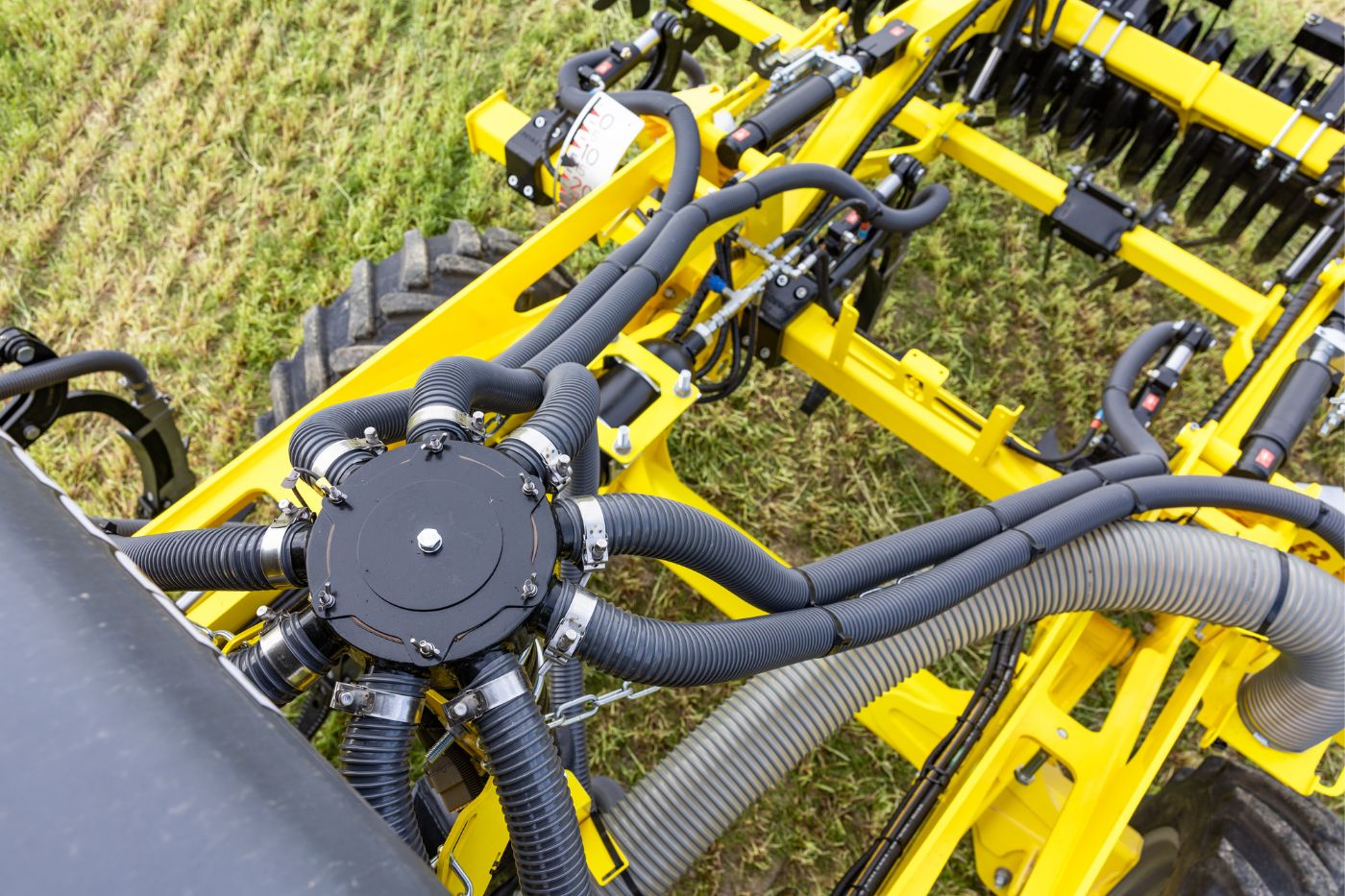 Комбиниран Култиватор BEDNAR ACTROS RO