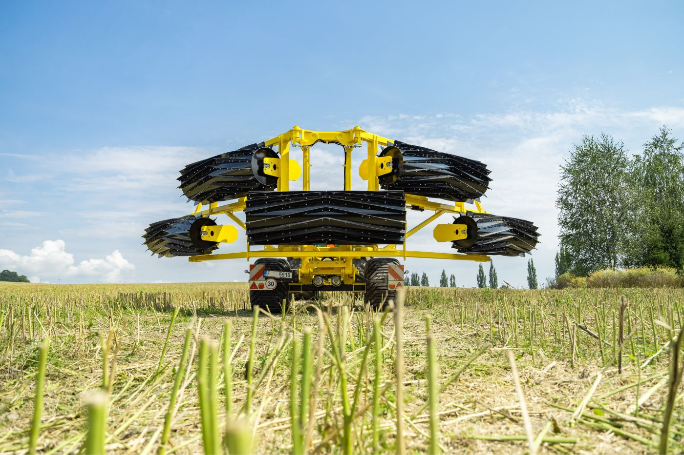 Интерагри България спечели две отличия „Принос в механизацията – 2025“ за New Holland CR10 и BEDNAR Duradisc.